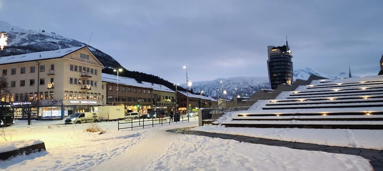 Blick über Narvik City mit dem Kriegsmuseum