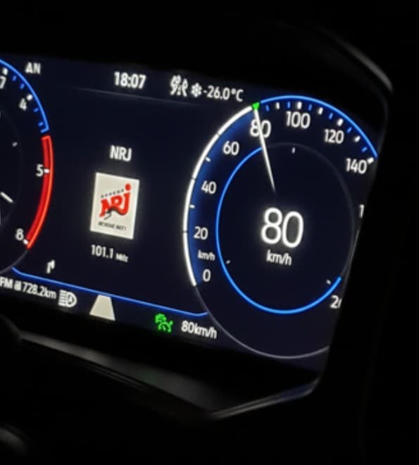 Auto-Thermometer zeigt minus 26 Grad - Typische Wintertemperaturen Nordnorwegen