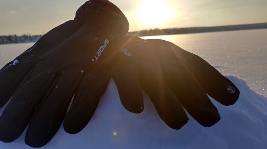 Zwei-Handschuh-System mit dünnen Liner-Handschuhen und Fäustlingen