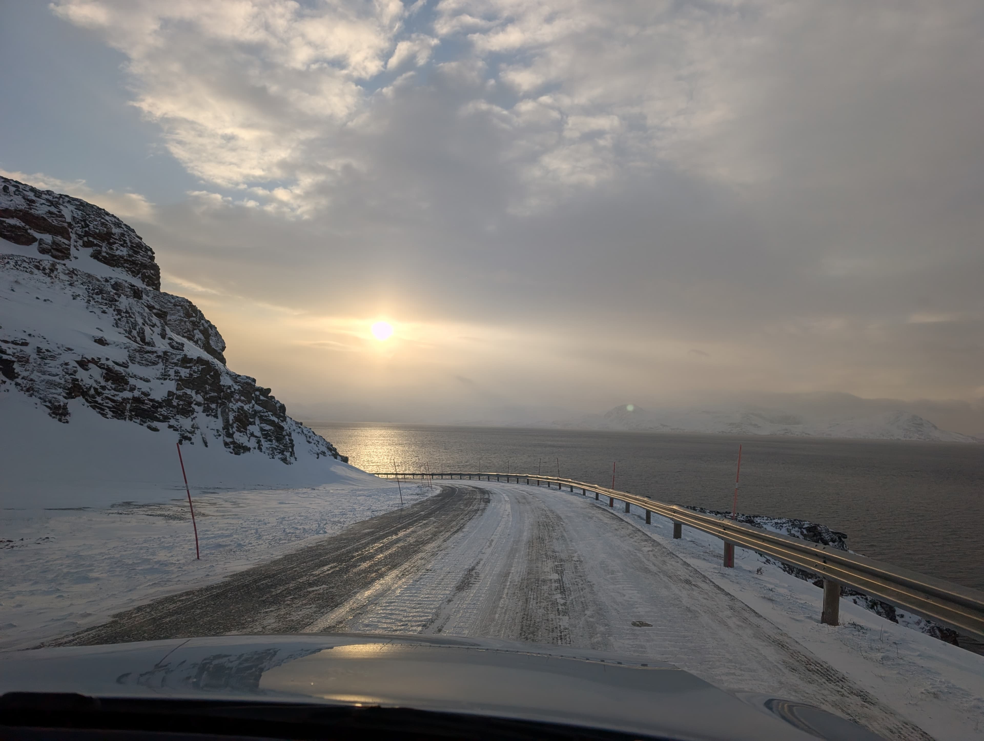 Alta-Flughafen, Mietwagen und die Fahrt in die arktische Nacht